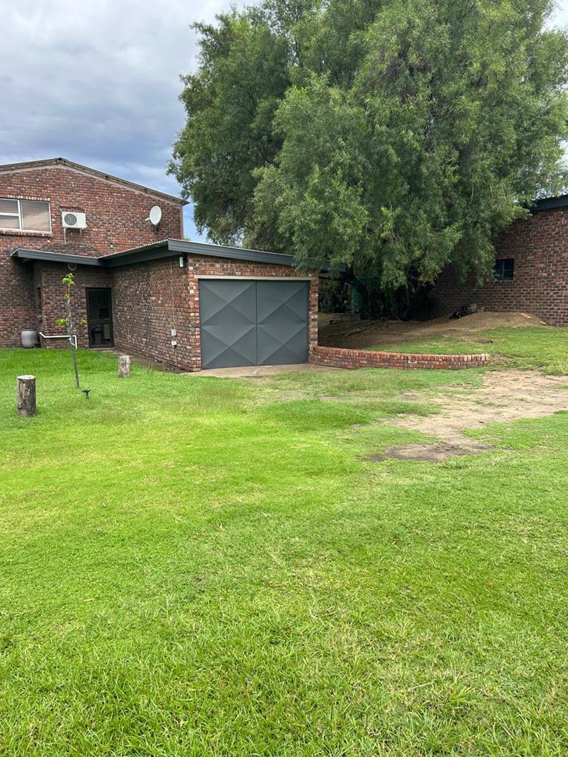 4 Bedroom Property for Sale in Douglas Rural Northern Cape